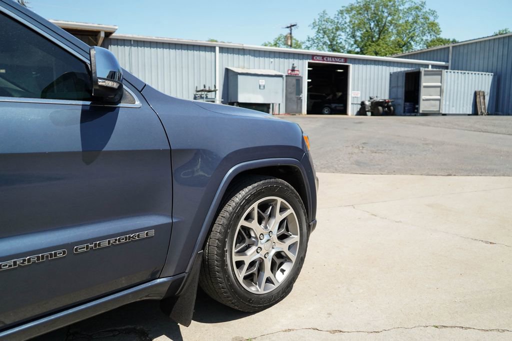 Used 2020 Jeep Grand Cherokee Overland AWD/4WD image 17