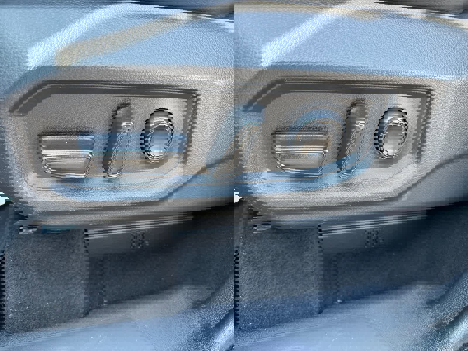 Used 2023 Toyota Sequoia Platinum image 18