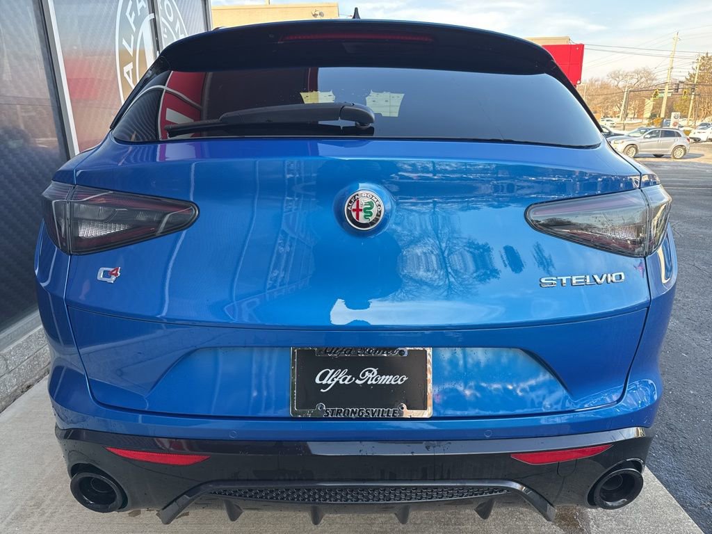 New 2025 Alfa Romeo Stelvio Sprint image 6