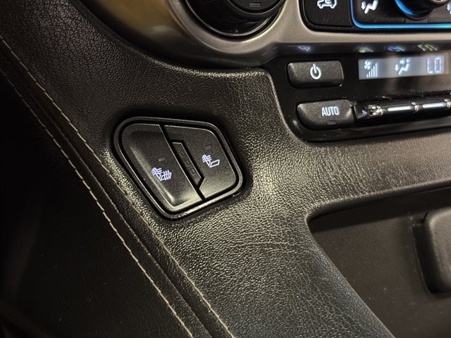 Used 2018 Chevrolet Suburban LT w/ LT Signature Package AWD/4WD image 31