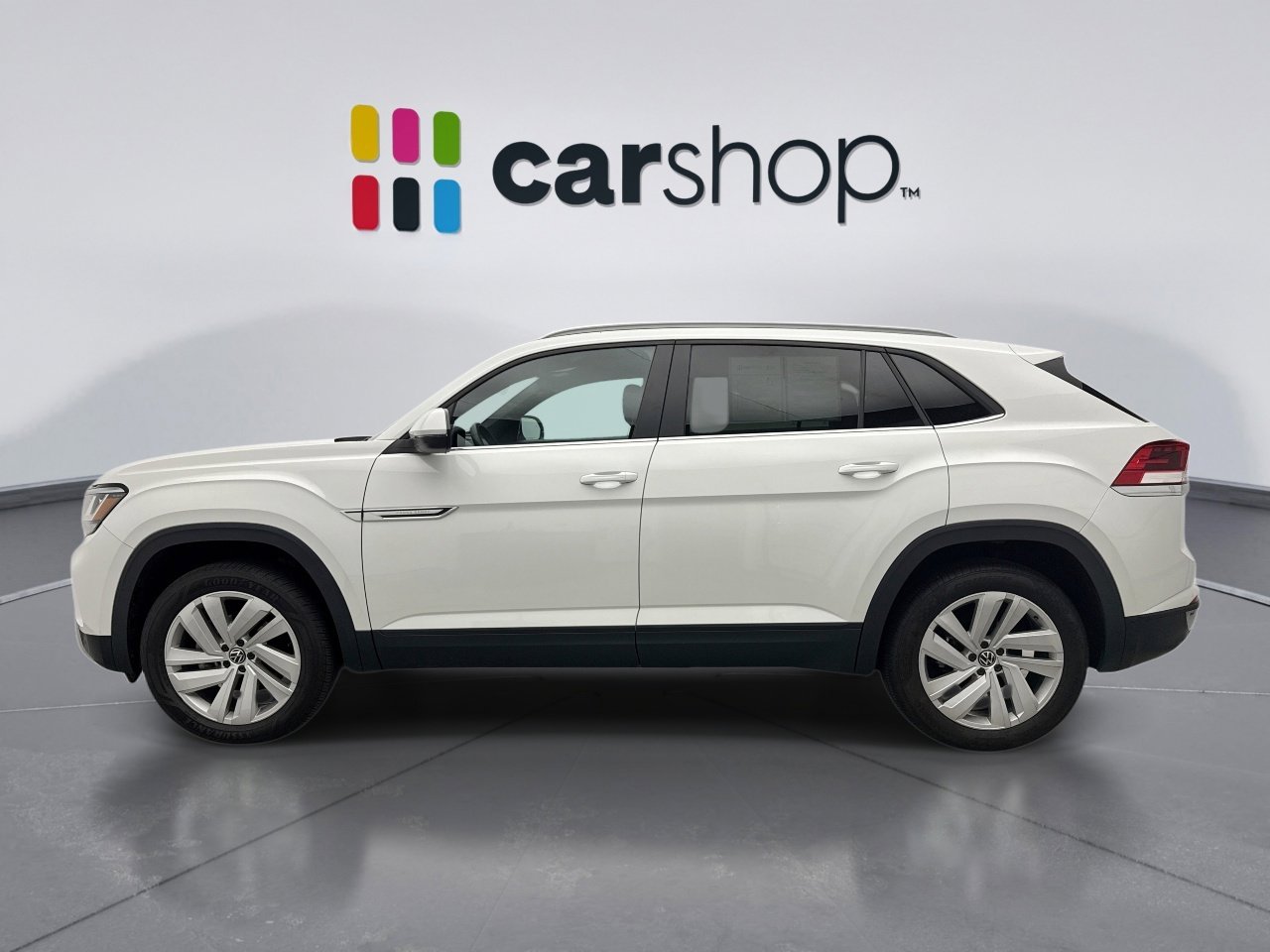 Used 2022 Volkswagen Atlas Cross Sport SE w/ Panoramic Sunroof Package image 2