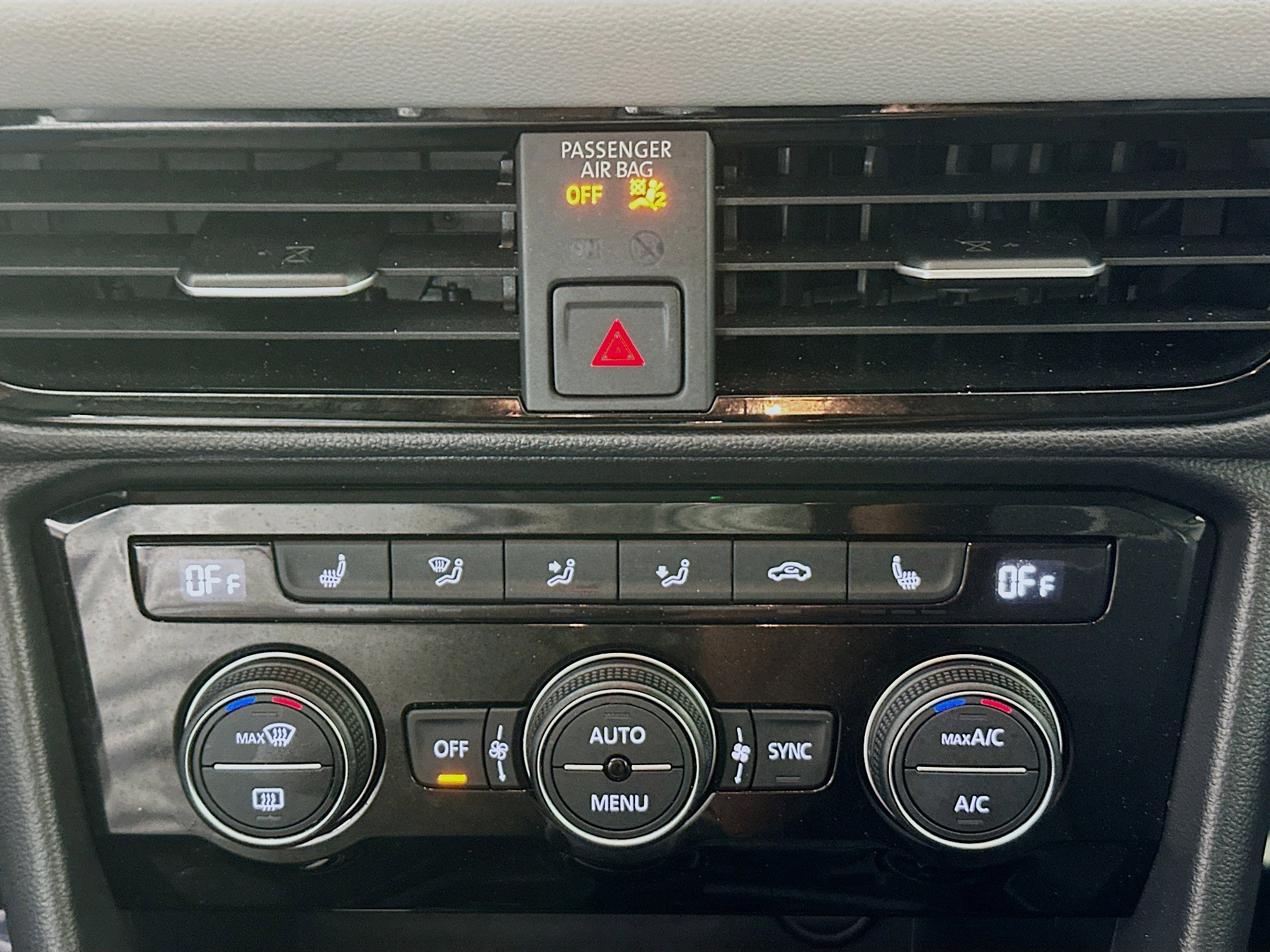 Used 2024 Volkswagen Taos SE image 23