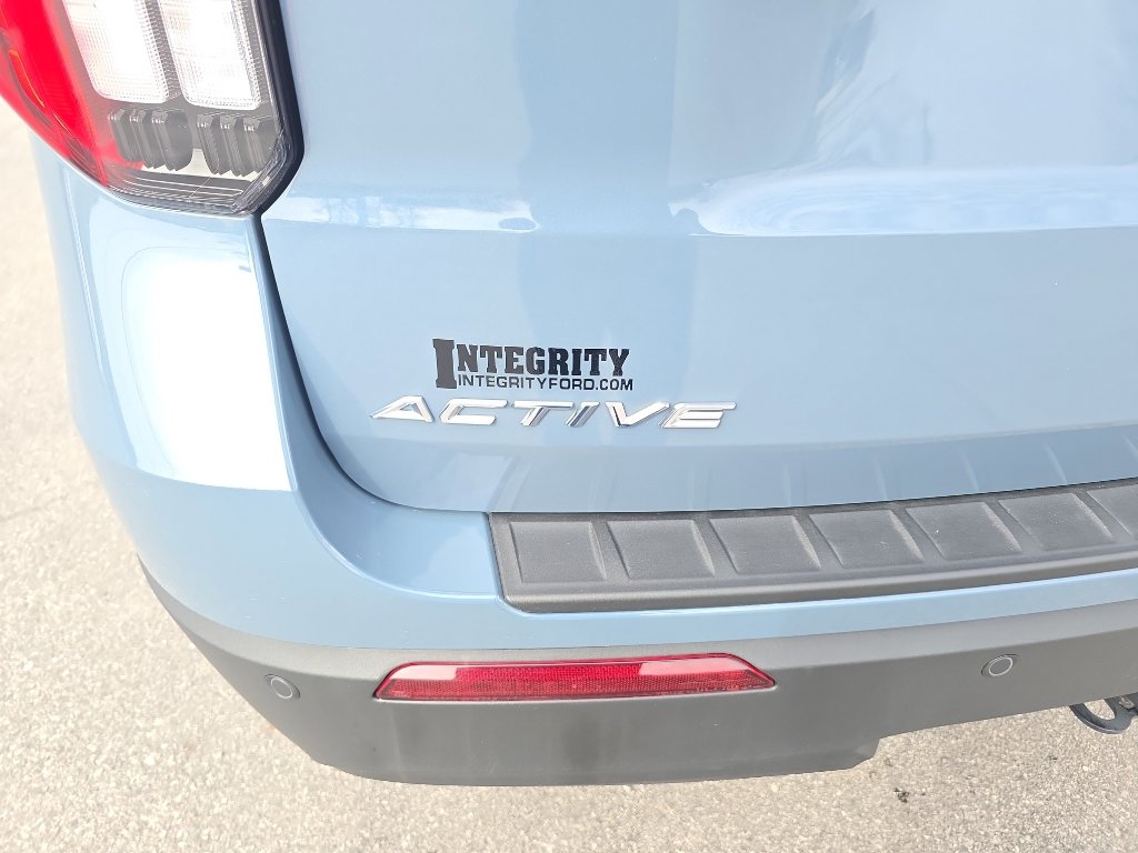 Used 2025 Ford Explorer Active AWD/4WD image 9