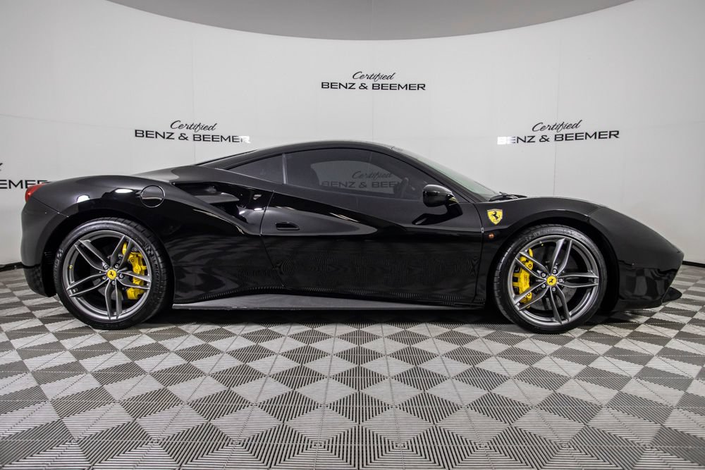 Used 2017 Ferrari 488 GTB RWD image 26