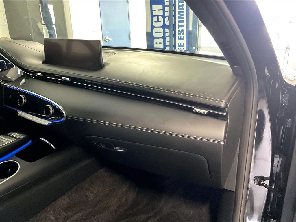 Used 2023 Genesis GV70 3.5T Sport w/ Sport Prestige Package AWD/4WD image 13