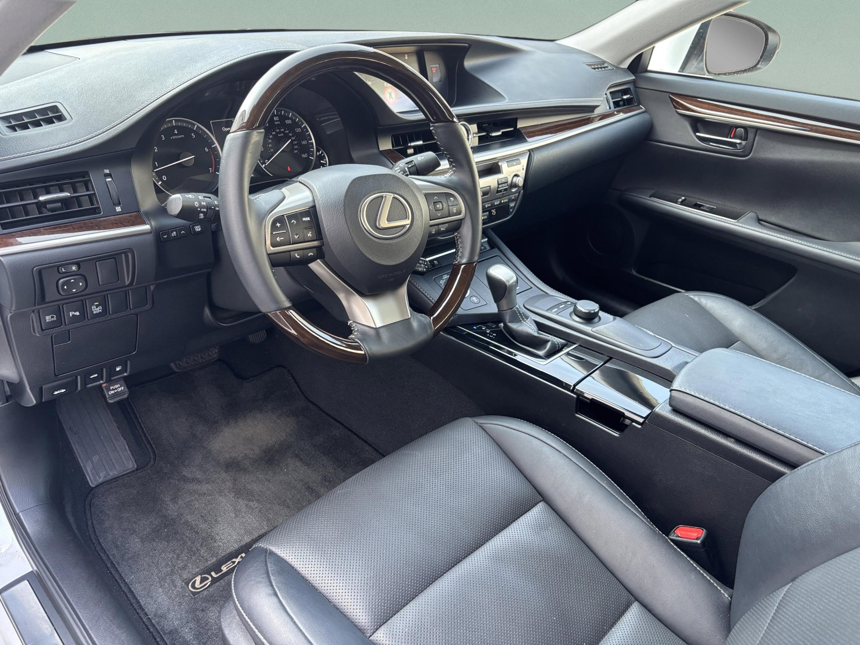 Used 2017 Lexus ES 350 w/ Premium Package image 24