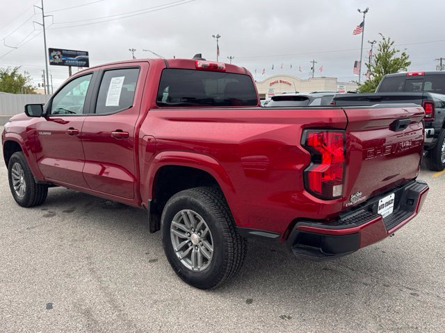 Used 2024 Chevrolet Colorado LT RWD image 4