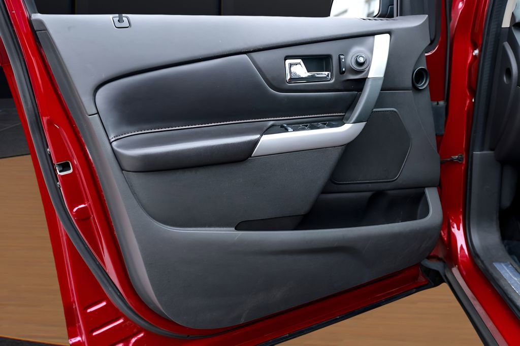 Used 2013 Ford Edge Limited image 24