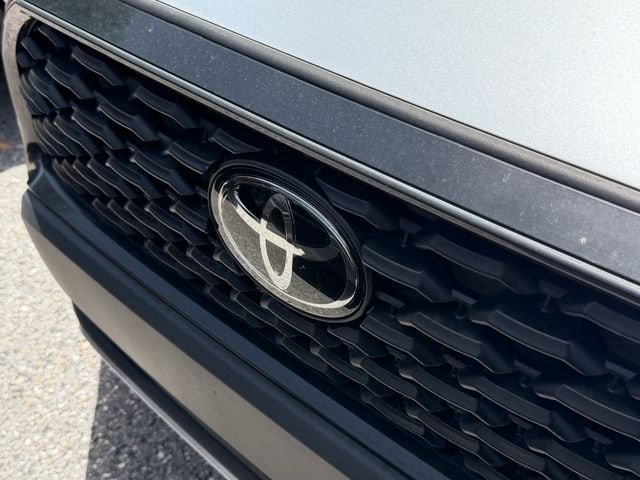 Used 2023 Toyota Corolla Cross L FWD image 13