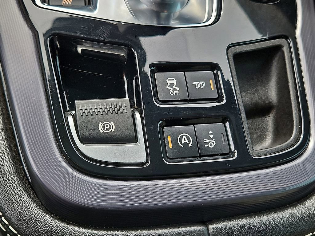 Used 2021 Jaguar F-TYPE R image 24