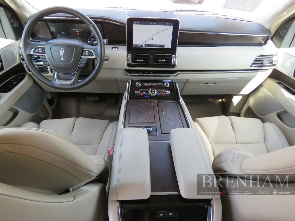 Used 2020 Lincoln Navigator Reserve w/ Luxury Package image 24