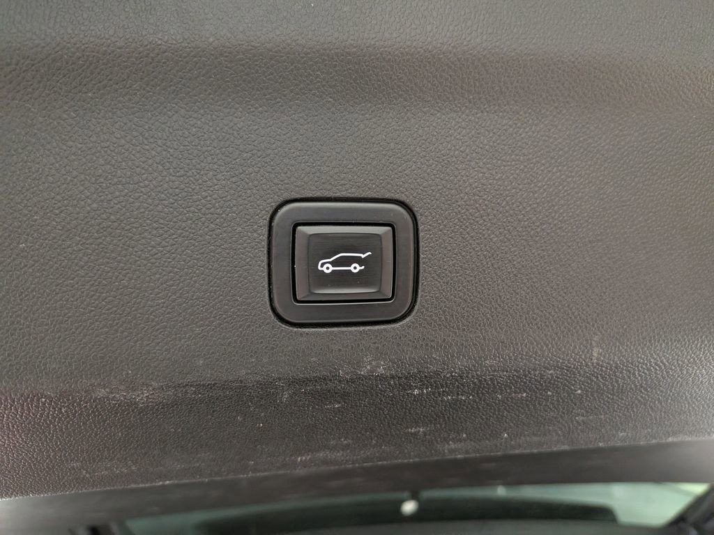 Used 2021 Chevrolet Tahoe Z71 w/ Z71 Signature Package image 11