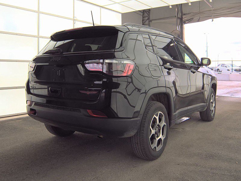 Used 2022 Jeep Compass Trailhawk w/ Trailhawk Convenience Group AWD/4WD image 4