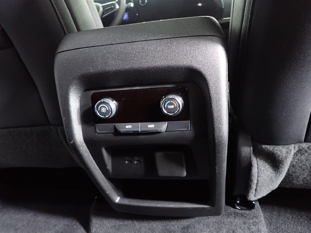 Used 2024 Chevrolet Traverse Z71 w/ Enhanced Driving Package AWD/4WD image 40
