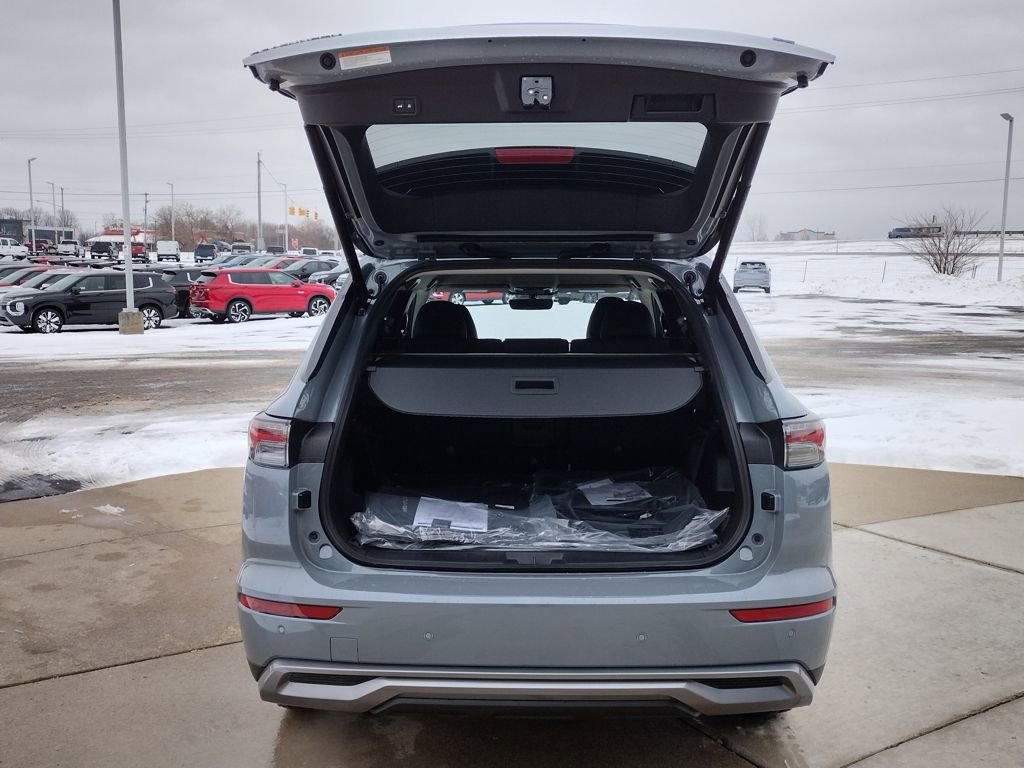 New 2026 Mitsubishi Outlander SE image 15