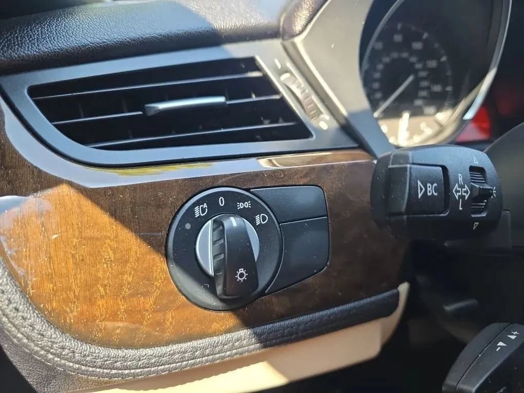 Used 2012 BMW Z4 sDrive35i RWD image 21