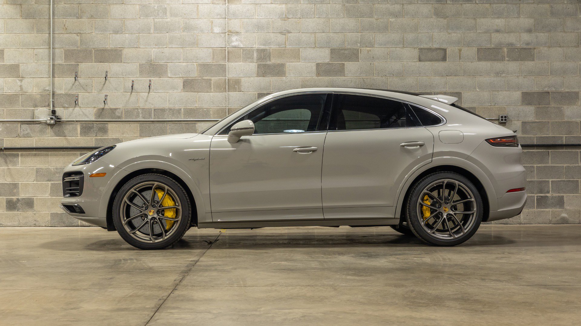 Used 2021 Porsche Cayenne Turbo S image 12