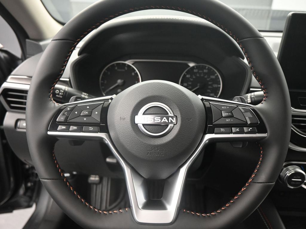 New 2025 Nissan Altima 2.5 SR image 10