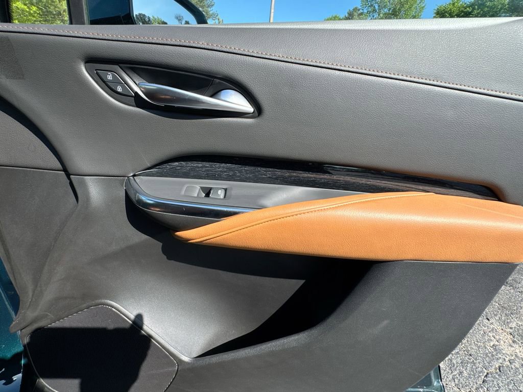 Used 2025 Cadillac XT4 Sport image 33