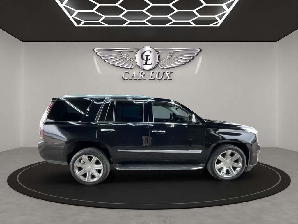 Used 2020 Cadillac Escalade Luxury RWD image 7