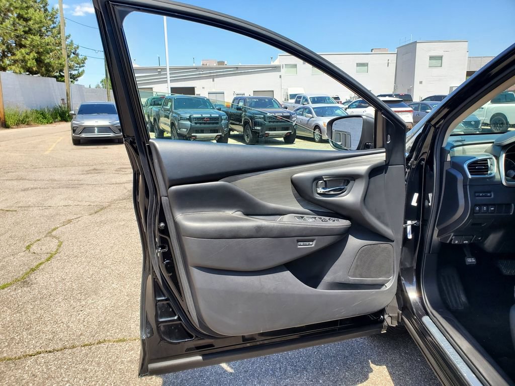 Used 2017 Nissan Murano Platinum w/ Platinum Technology Package AWD/4WD image 15