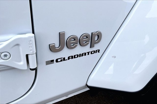 Used 2023 Jeep Gladiator Overland image 25