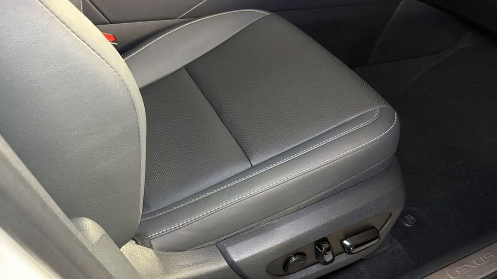 Used 2025 Lexus RX 350 Premium image 12