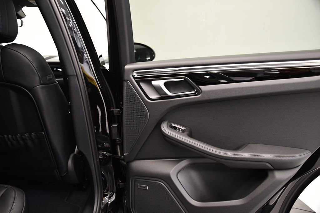Used 2025 Porsche Macan image 51