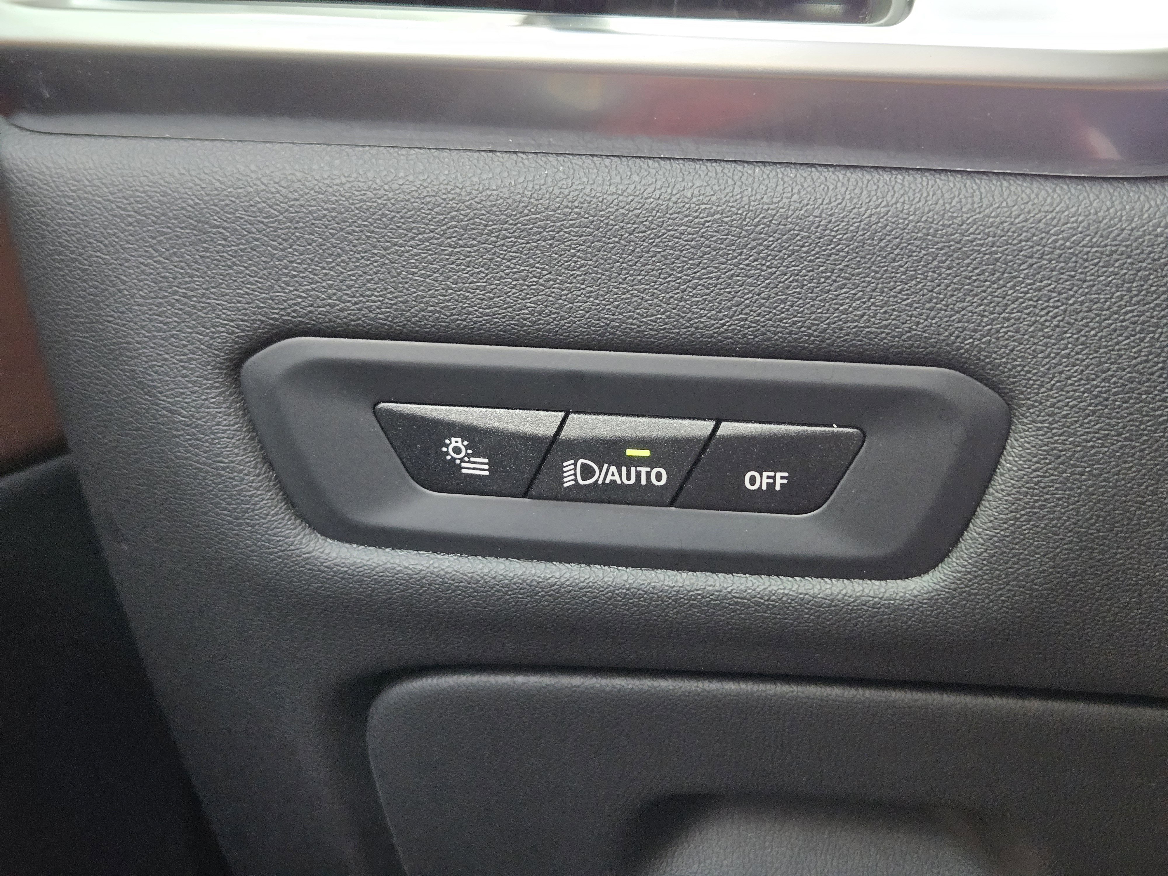 Used 2024 BMW X5 xDrive40i w/ M Sport Package image 32