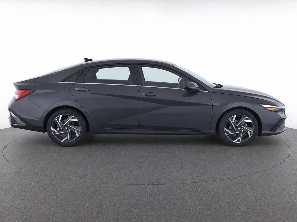Used 2025 Hyundai Elantra Limited FWD image 8