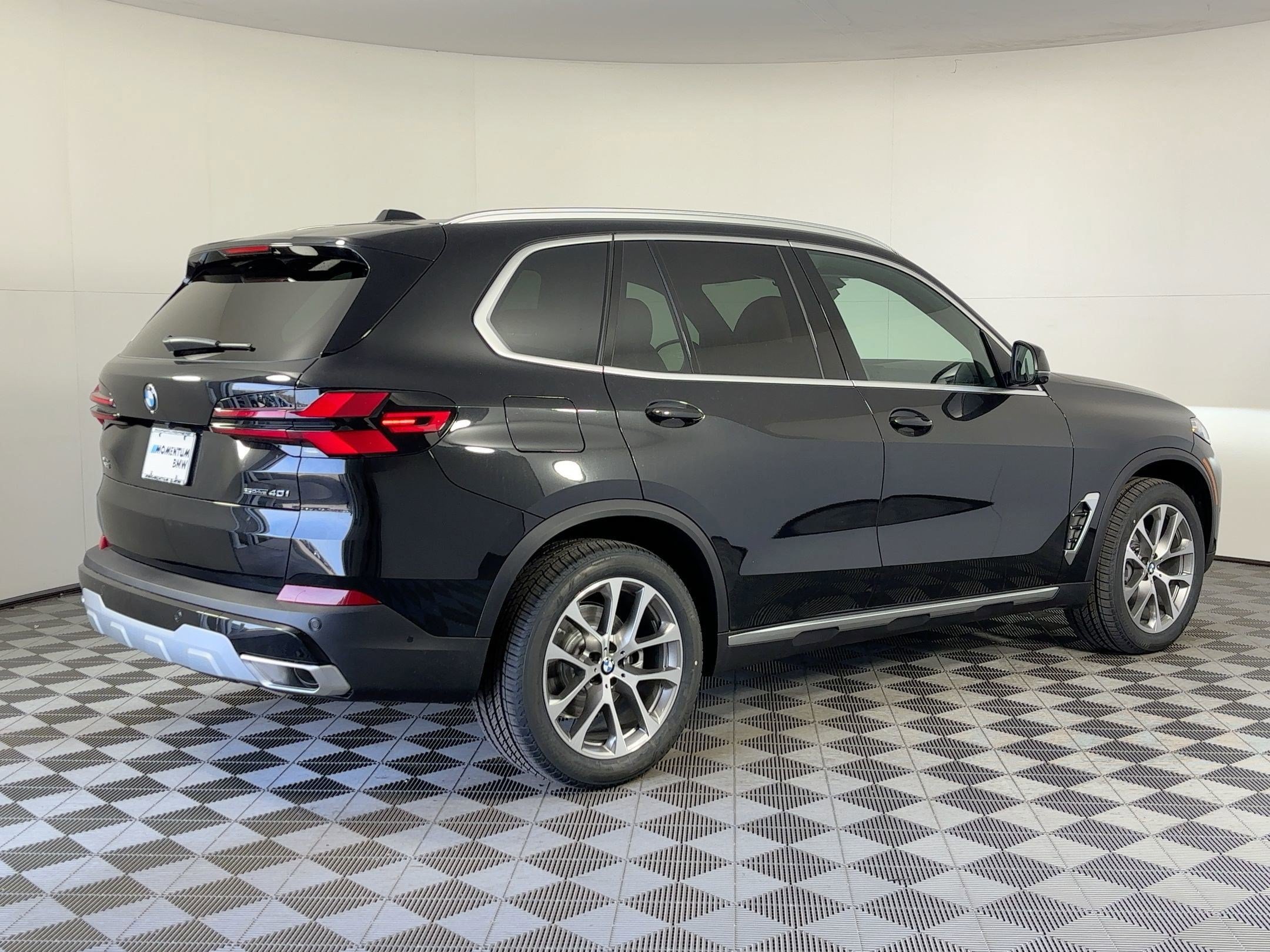 Used 2026 BMW X5 sDrive40i w/ Parking Assistance Package RWD image 8