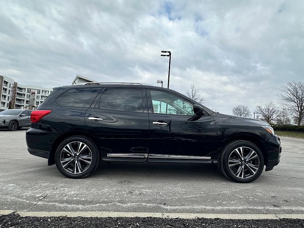 Used 2018 Nissan Pathfinder Platinum image 14