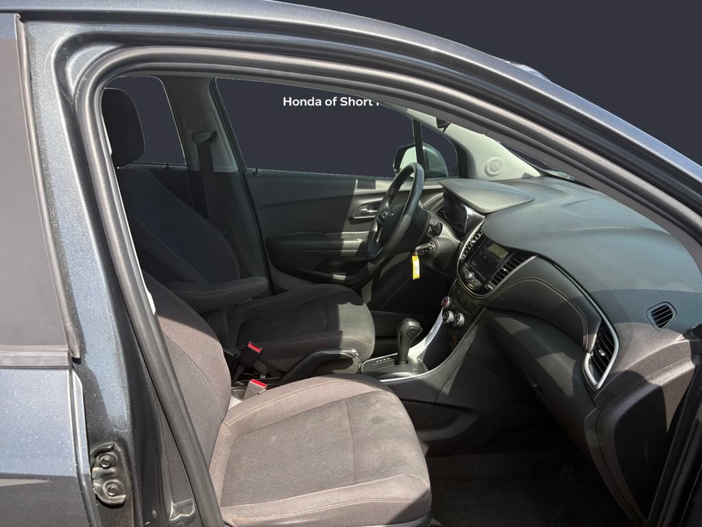 Used 2019 Chevrolet Trax LS w/ Tint and Cruise Package AWD/4WD image 15