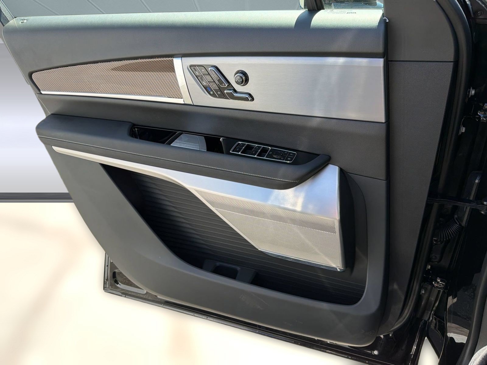 New 2027 Cadillac Vistiq Sport w/ LPO, Floor Liner Package AWD/4WD image 13