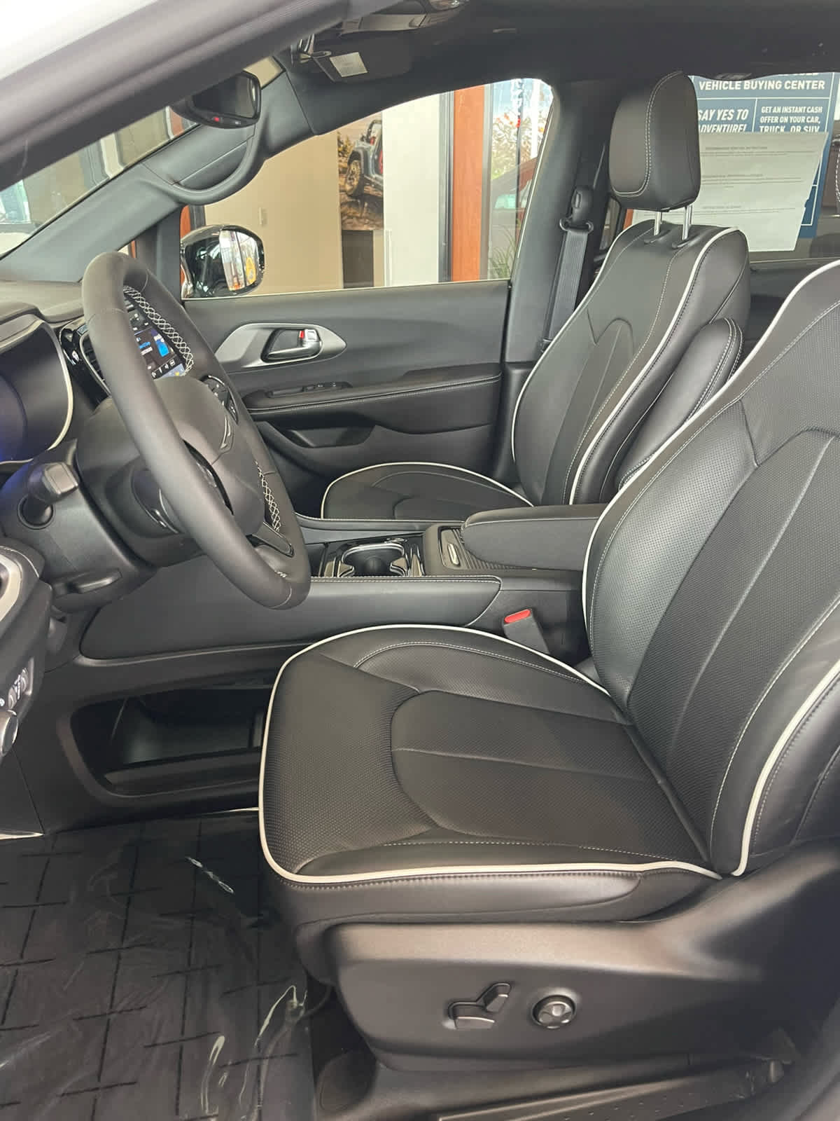 New 2027 Chrysler Pacifica Limited AWD/4WD image 20