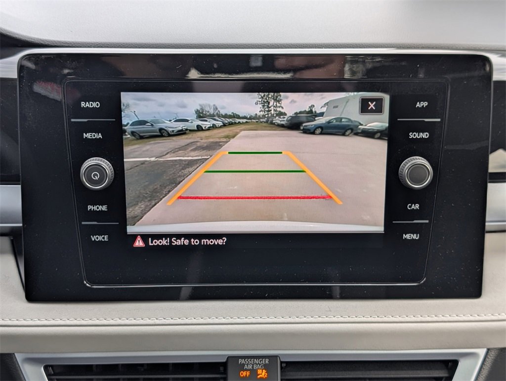 New 2026 Volkswagen Taos SE image 21