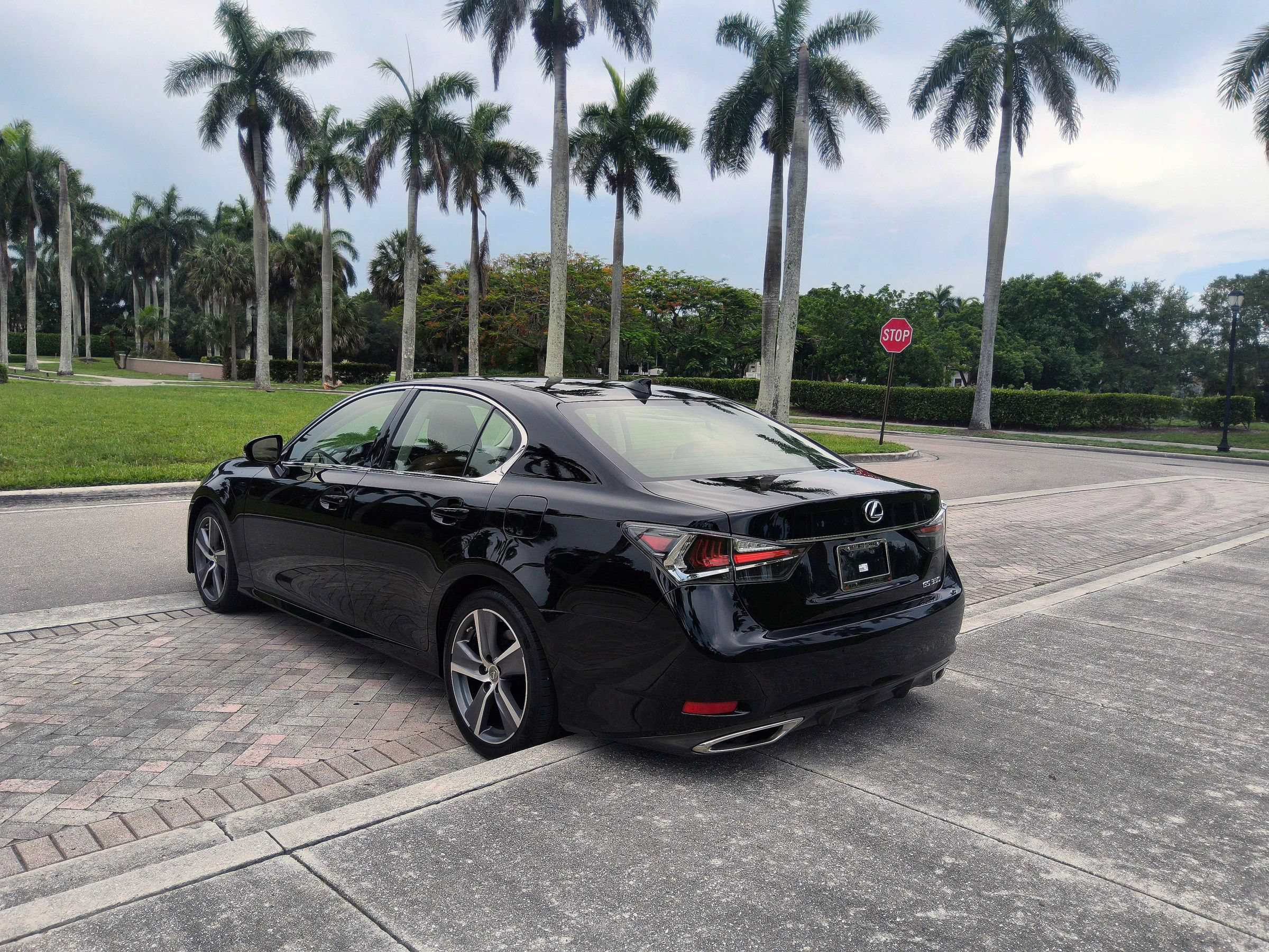 Used 2017 Lexus GS 350 w/ Preferred Accessory Package RWD image 19