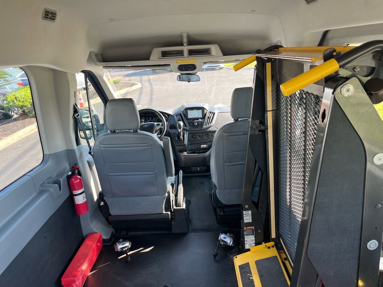 Used 2017 Ford Transit 350 XL RWD image 34