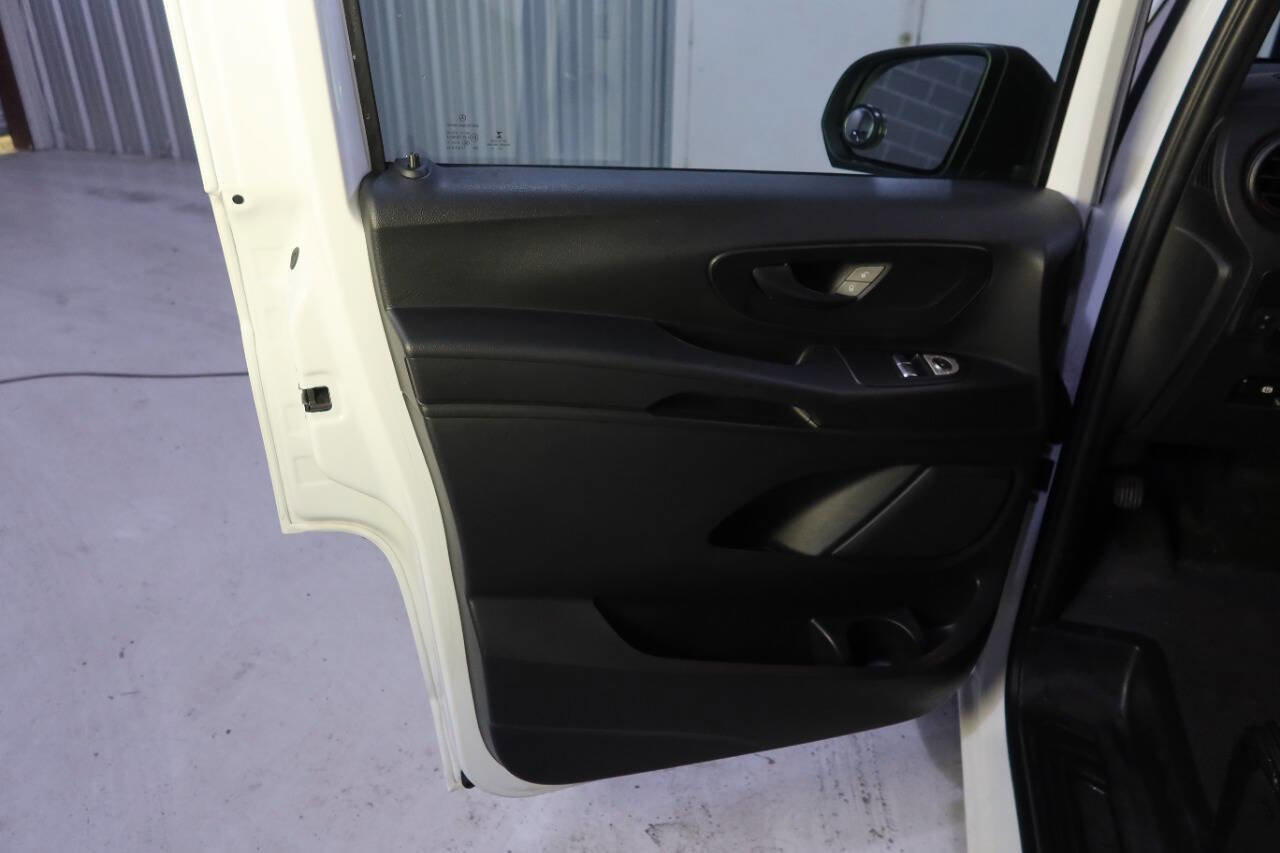 Used 2016 Mercedes-Benz Metris image 21