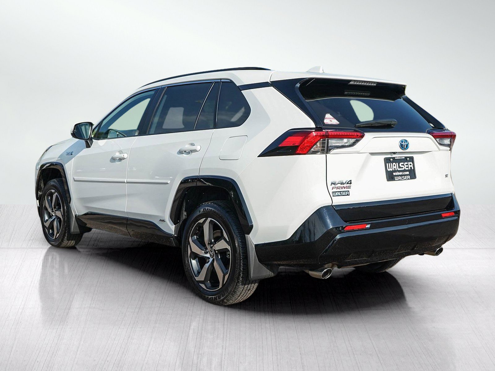 Used 2024 Toyota RAV4 SE w/ Weather & Moonroof Package AWD/4WD image 3