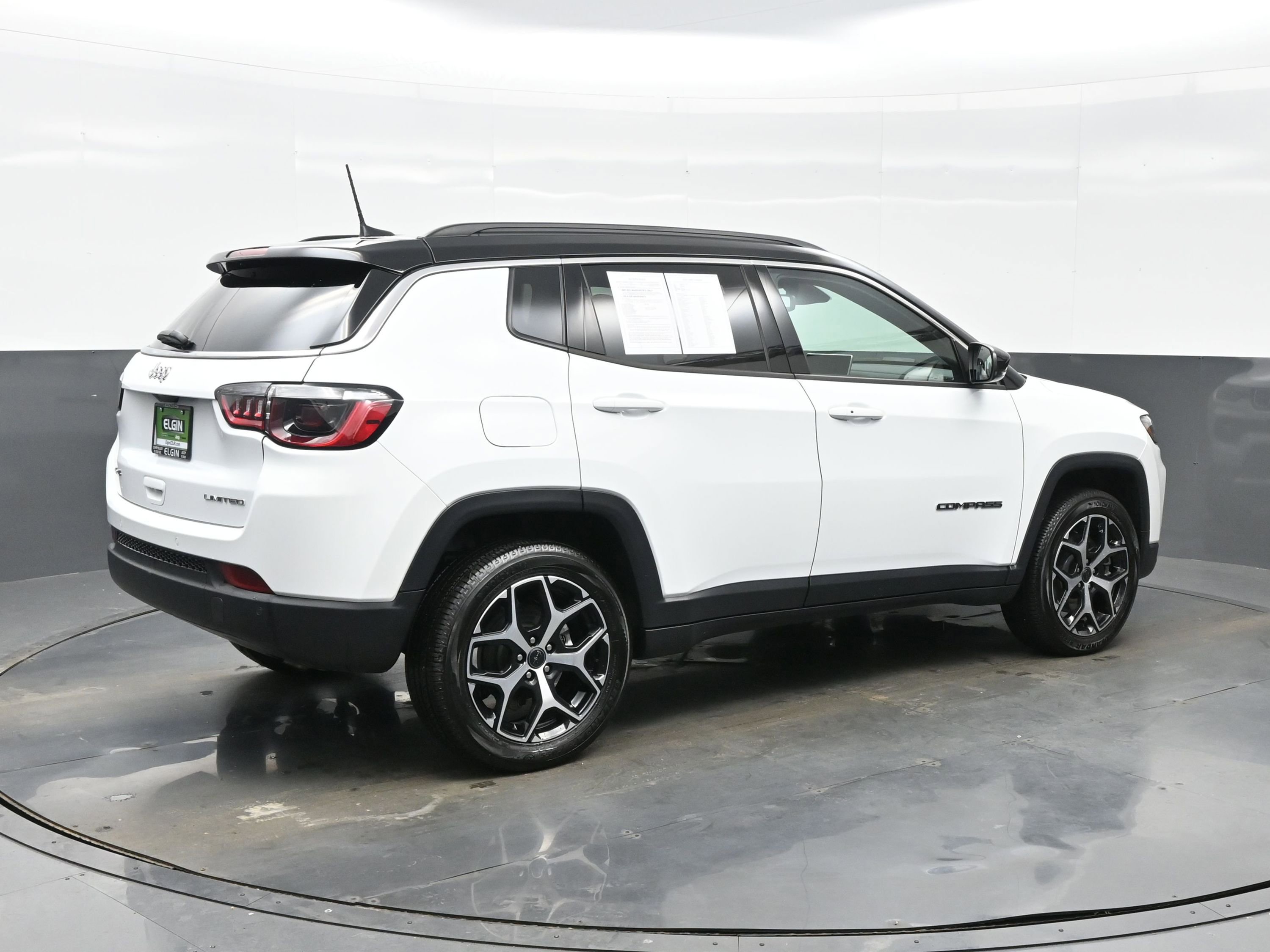 Used 2025 Jeep Compass Limited image 6