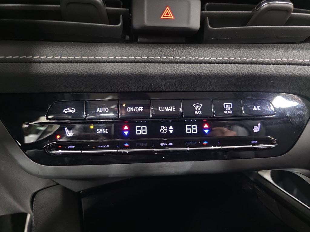 Used 2023 Buick Envision Essence w/ Sport Touring Package image 20