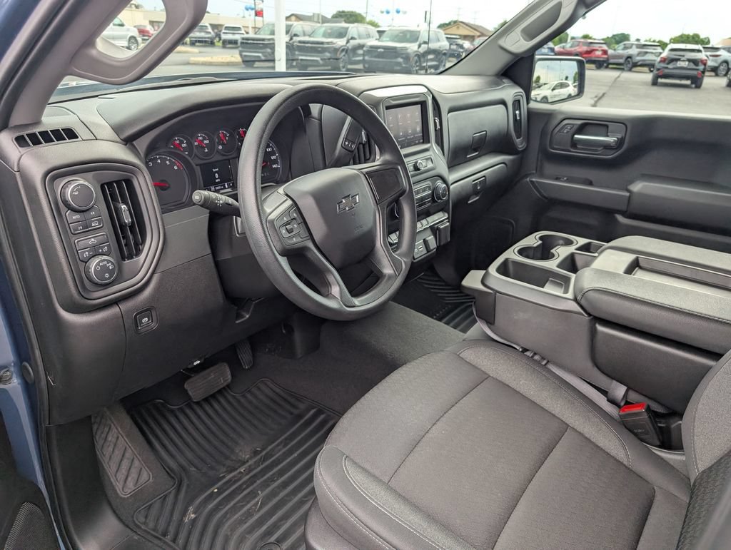 Used 2024 Chevrolet Silverado 1500 Custom w/ Dark Appearance Package AWD/4WD image 13