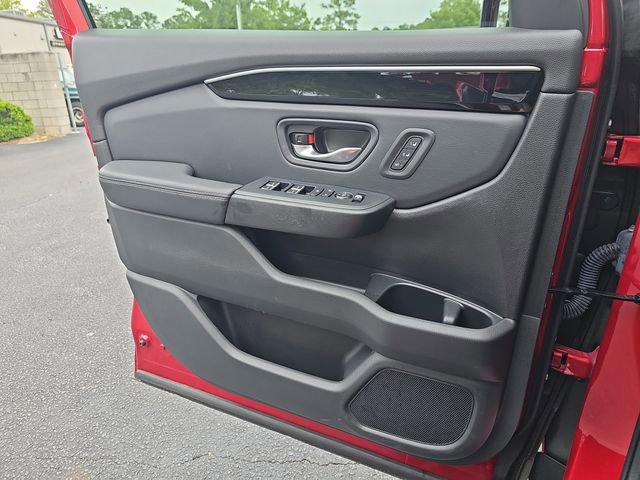 Used 2025 Honda Pilot Touring image 32