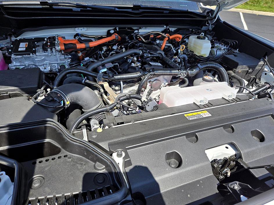 New 2025 Toyota Tacoma TRD Off-Road AWD/4WD image 18