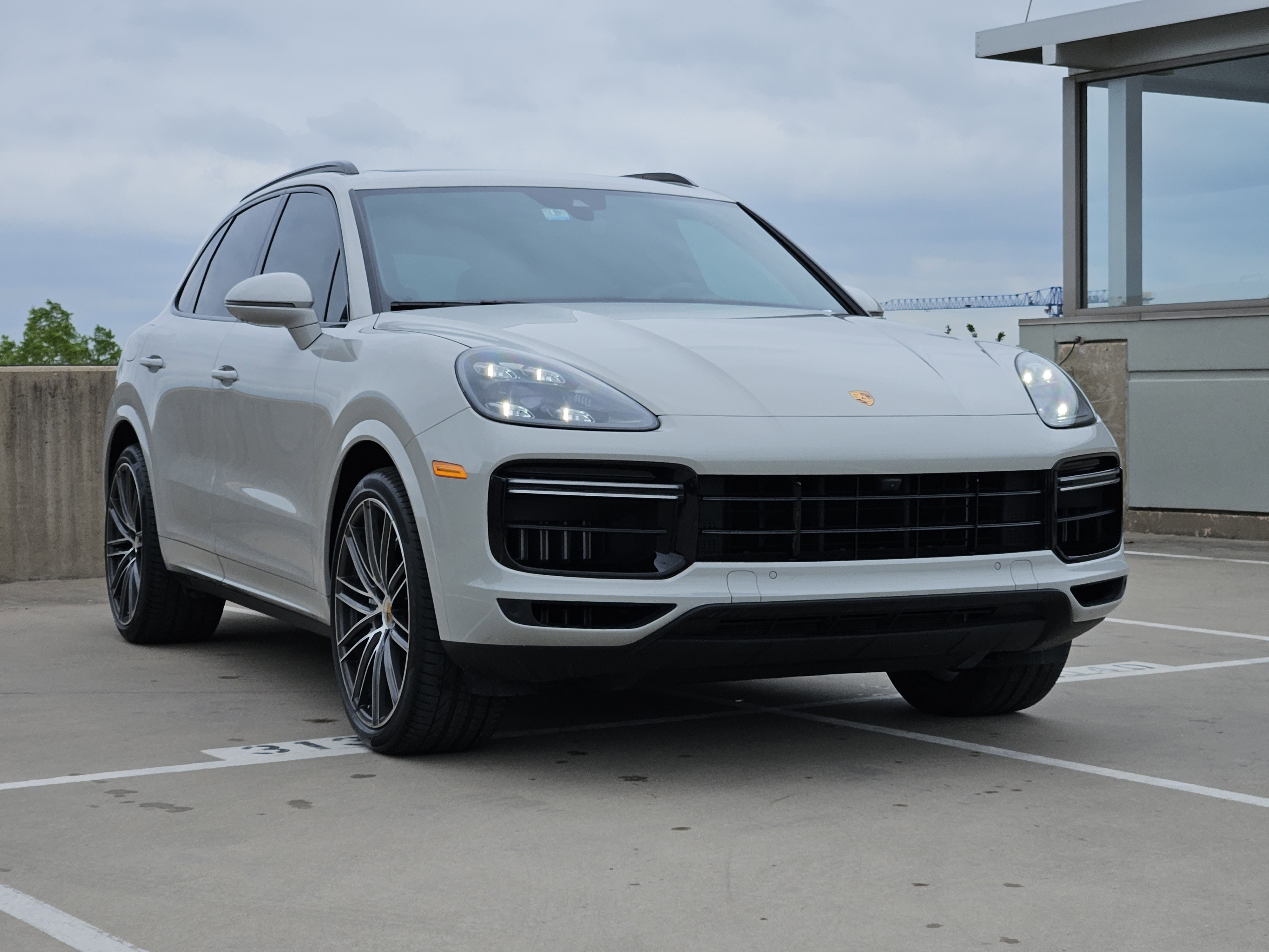 Certified 2022 Porsche Cayenne Turbo image 10