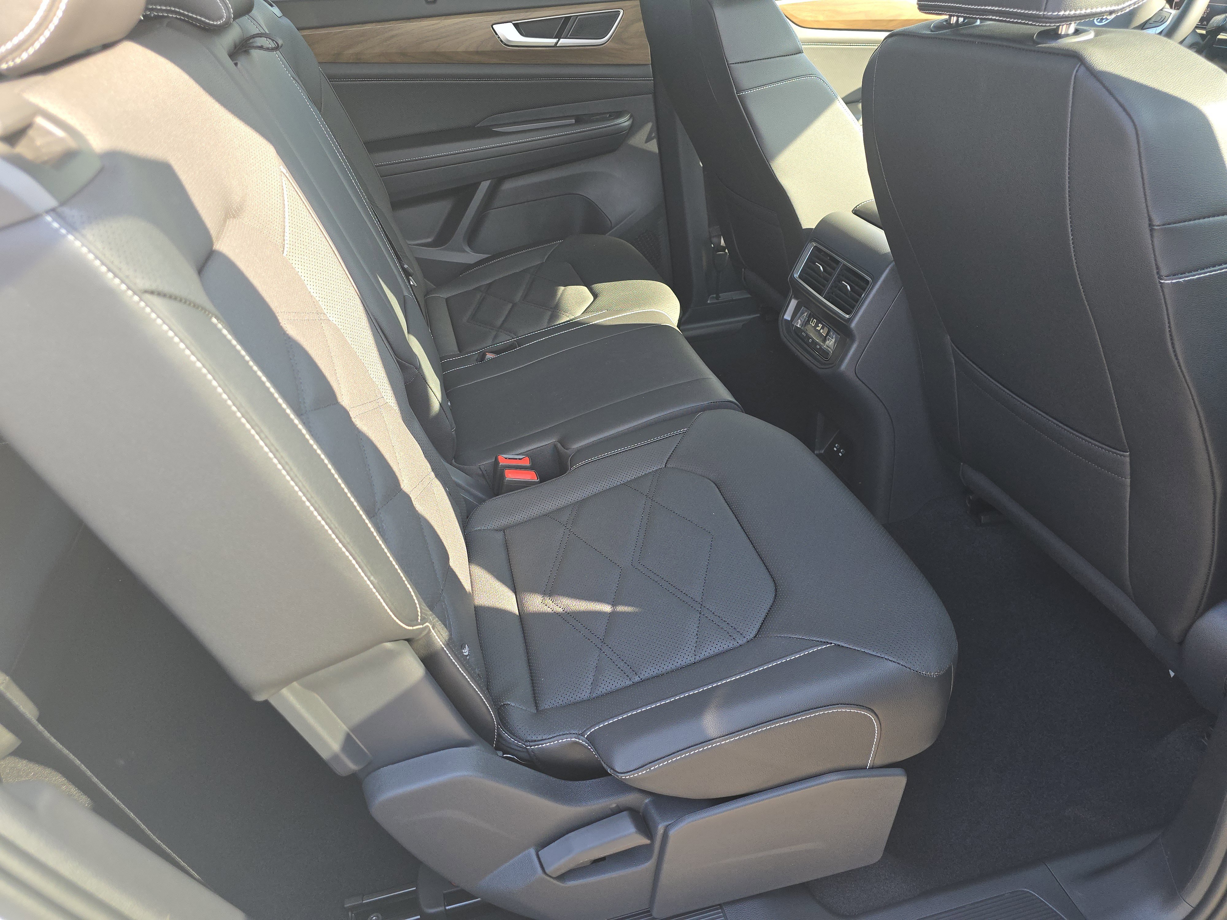 New 2026 Volkswagen Atlas SE image 17