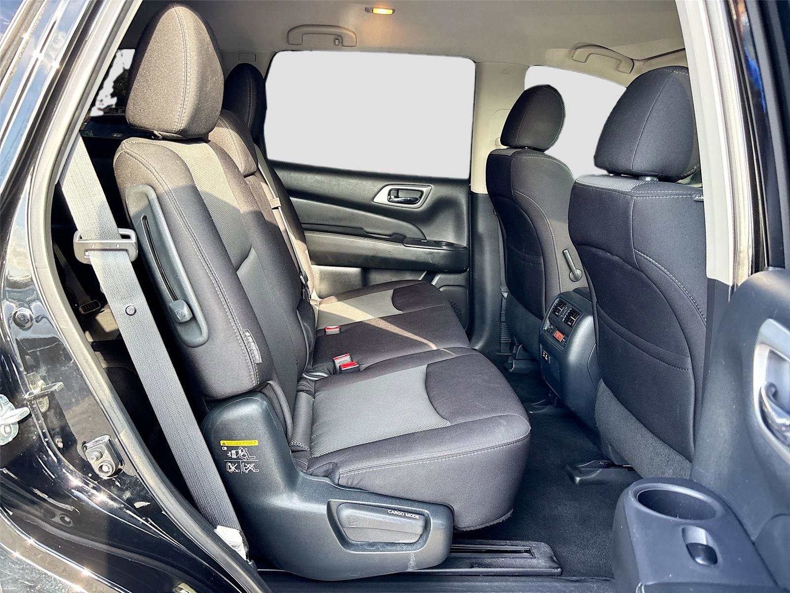 Used 2020 Nissan Pathfinder SV image 27