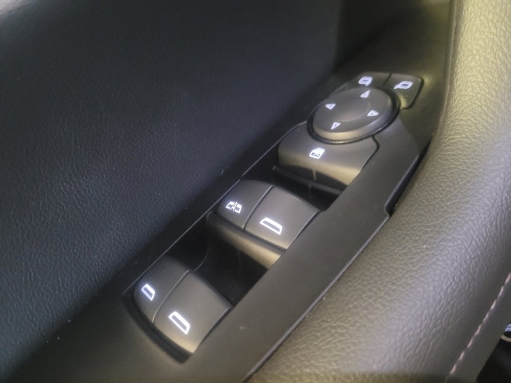 Used 2019 Chevrolet Blazer Premier FWD image 27