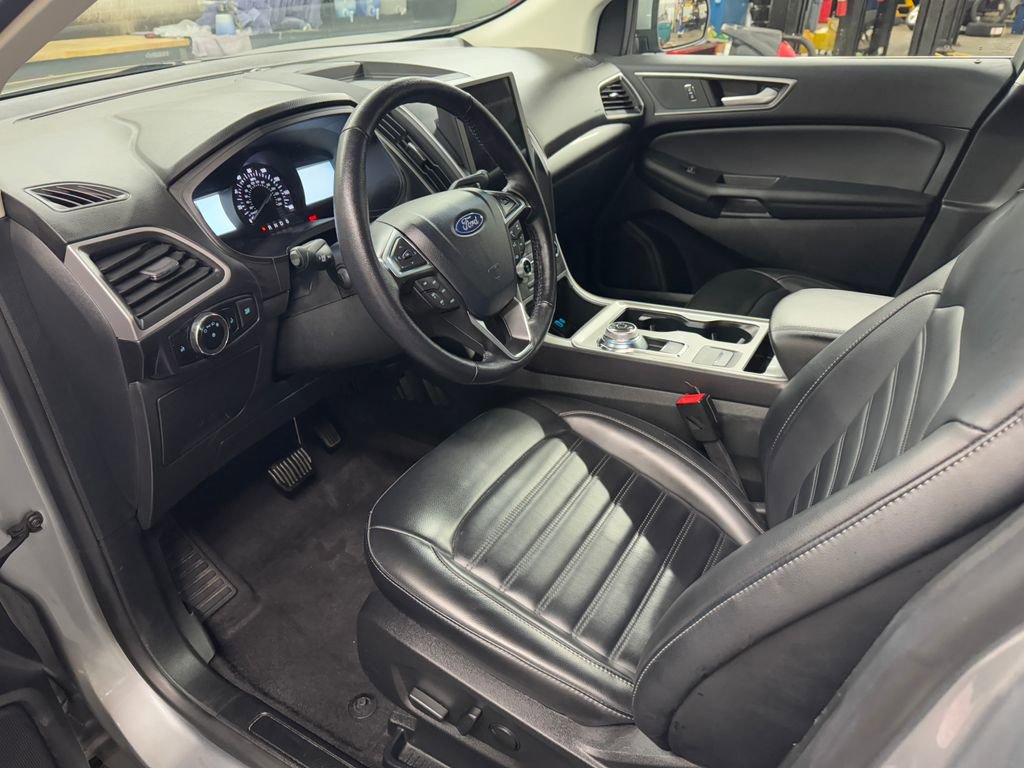 Used 2024 Ford Edge SEL image 13